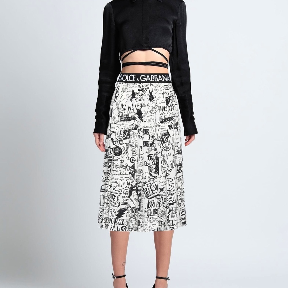 Dolce & Gabbana Black and White Graphic Pencil Skirt